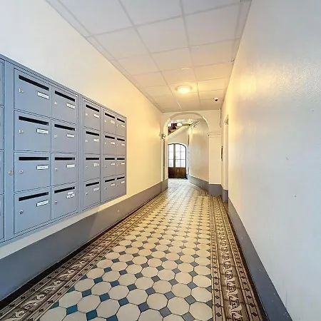 Moderne En Plein Centre Historique 아파트