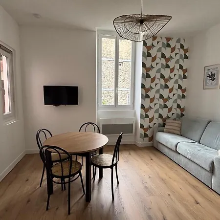Moderne En Plein Centre Historique * 엑스레뱅